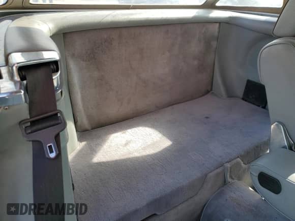 1984 Mercedes-Benz 380 SL z VIN WDBBA45A0EA010252, wystawiony jako Copart lot #85311625 z przebiegiem 75 448 mil mil oraz Szkoda całkowita • Salvage title. Historia ofert i sprzedaży dostępna na DreamBid. Obrazek 10.
