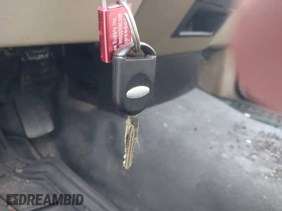 2005 Ford F-150 XL с VIN 1FTRF12215KC86401, выставлен на аукционе IAAI как лот 43546436 с пробегом 111 631 миль миль и . История ставок и продаж доступна на DreamBid. Изображение 11.