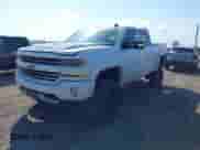2017 Chevrolet Silverado 1500 LTZ z VIN 3GCUKSEJ9HG150558, wystawiony jako IAAI lot #41514409 z przebiegiem 107 969 mil mil oraz . Historia ofert i sprzedaży dostępna na DreamBid. Obrazek 17.