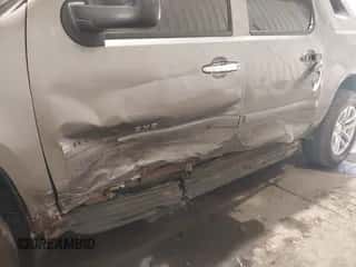 2007 Chevrolet Avalanche 3LT z VIN 3GNFK12397G269967, wystawiony jako IAAI lot #43072707 z przebiegiem 210 760 mil mil oraz . Historia ofert i sprzedaży dostępna na DreamBid. Obrazek 6.