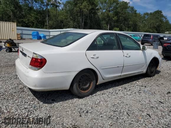 2005 Toyota Camry STD with VIN 4T1BE32K85U547412, listed as a Copart auction lot 83819335 with 274,163 mi miles and Clean title. Bid and sale history available at DreamBid. Image 3.
