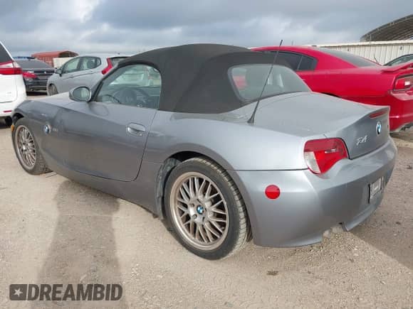 2006 BMW Z4 3.0i с VIN 4USBU33516LW59003, выставлен на аукционе IAAI как лот 42578979 с пробегом 82 386 миль миль и . История ставок и продаж доступна на DreamBid. Изображение 3.