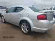 2011 Dodge Avenger Heat z VIN 1B3BD1FG5BN517129, wystawiony jako IAAI lot #42762978 z przebiegiem 201 765 mil mil oraz . Historia ofert i sprzedaży dostępna na DreamBid. Obrazek 3.