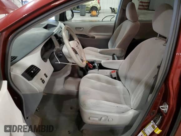 2014 Toyota Sienna LE AAS with VIN 5TDKK3DCXES461817, listed as a Copart auction lot 71806975 with 187,895 mi miles and Non repairable. Bid and sale history available at DreamBid. Image 7.