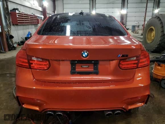 2015 BMW M3 z VIN WBS3C9C59FP804936, wystawiony jako Copart lot #87036694 z przebiegiem 92 518 mil mil oraz Nie do naprawy • Non repairable. Historia ofert i sprzedaży dostępna na DreamBid. Obrazek 6.