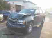 2013 Chevrolet Tahoe LS с VIN 1GNSCAE00DR247218, выставлен на аукционе IAAI как лот 42081674 с пробегом 164 687 миль миль и . История ставок и продаж доступна на DreamBid. Изображение 2.