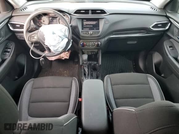 2021 Chevrolet TrailBlazer LT with VIN KL79MRSL8MB035626, listed as a Copart auction lot 84424035 with 45,863 mi miles and Salvage title. Bid and sale history available at DreamBid. Image 8.