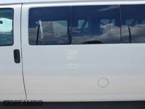 2020 Chevrolet Express Passenger LS with VIN 1GAZGNFG1L1240914, listed as a IAAI auction lot 42558334 with 38,750 mi miles and . Bid and sale history available at DreamBid. Image 14.