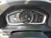 2018 Volvo S60 Inscription Platinum с VIN LYV402HMXJB162601, выставлен на аукционе Copart как лот 60302225 с пробегом 80 940 миль миль и Списание • Salvage title. История ставок и продаж доступна на DreamBid. Изображение 9.