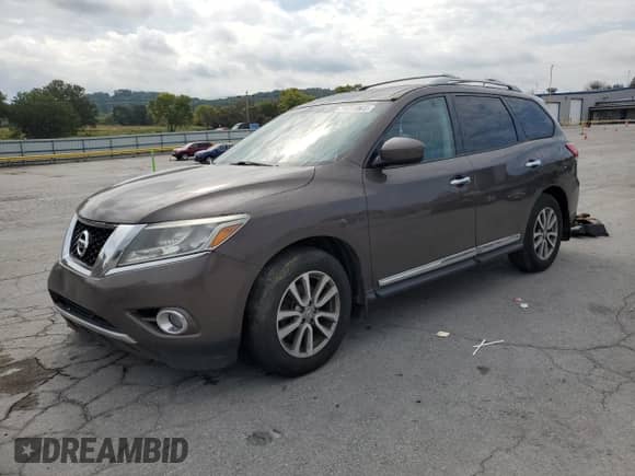 2015 Nissan Pathfinder Platinum with VIN 5N1AR2MN5FC717122, listed as a Copart auction lot 71411965 with 215,470 mi miles and Clean title. Bid and sale history available at DreamBid. Image 1.