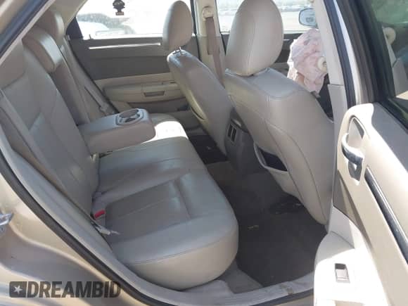 2009 Chrysler 300 Touring with VIN 2C3LA53V59H504734, listed as a IAAI auction lot 42943504 with 180,829 mi miles and . Bid and sale history available at DreamBid. Image 8.