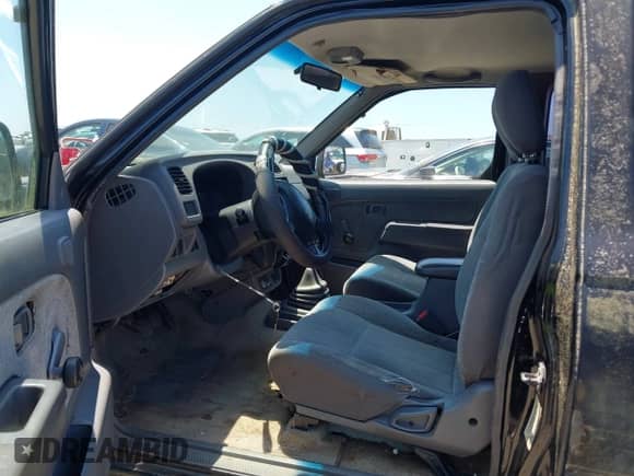 1998 Nissan Frontier XE с VIN 1N6DD26S5WC385179, выставлен на аукционе IAAI как лот 42550793 с пробегом 215 694 миль миль и . История ставок и продаж доступна на DreamBid. Изображение 16.