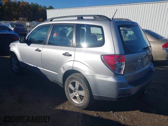 2012 Subaru Forester X z VIN JF2SHABC8CH409577, wystawiony jako IAAI lot #43490487 z przebiegiem 143 372 mil mil oraz . Historia ofert i sprzedaży dostępna na DreamBid. Obrazek 3.