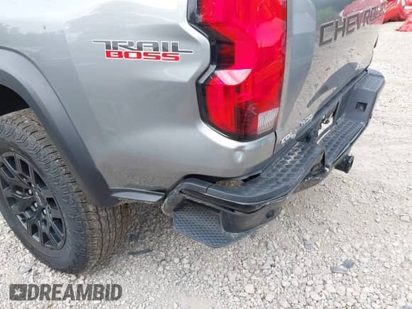 2023 Chevrolet Colorado 4WD Trail Boss с VIN 1GCPTEEK4P1197305, выставлен на аукционе IAAI как лот 42846056 с пробегом 26 722 миль миль и . История ставок и продаж доступна на DreamBid. Изображение 17.
