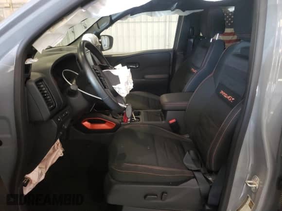 2024 Nissan Frontier Pro-4X z VIN 1N6ED1EK9RN626265, wystawiony jako Copart lot #66762235 z przebiegiem 19 773 mil mil oraz Szkoda całkowita • Salvage title. Historia ofert i sprzedaży dostępna na DreamBid. Obrazek 7.