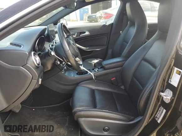 2017 Mercedes-Benz CLA 250 с VIN WDDSJ4EB0HN486045, выставлен на аукционе Copart как лот 68926015 с пробегом Не указан миль и Списание • Salvage title. История ставок и продаж доступна на DreamBid. Изображение 7.