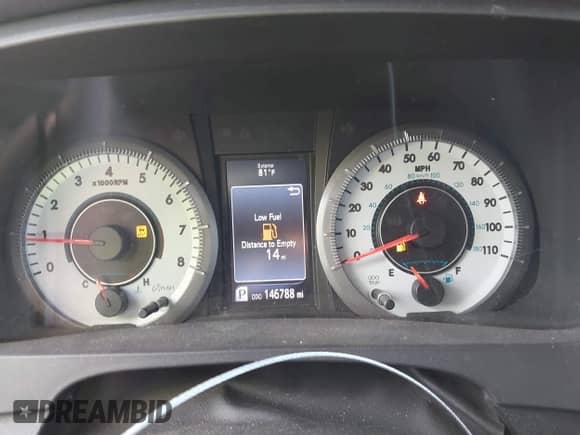 2015 Toyota Sienna SE with VIN 5TDXK3DC1FS541224, listed as a IAAI auction lot 41207154 with 146,788 mi miles and . Bid and sale history available at DreamBid. Image 7.