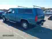1998 Chevrolet Silverado 1500 z VIN 2GCEK19R8W1221205, wystawiony jako IAAI lot #42741835 z przebiegiem 59 925 mil mil oraz . Historia ofert i sprzedaży dostępna na DreamBid. Obrazek 3.