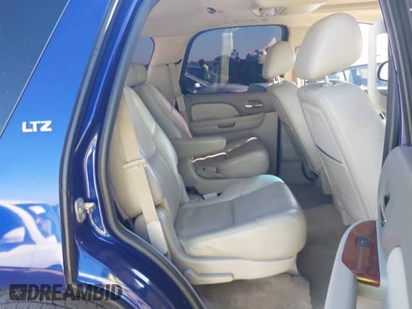 2010 Chevrolet Tahoe LTZ с VIN 1GNUCCE08AR266535, выставлен на аукционе IAAI как лот 41154068 с пробегом 212 010 миль миль и . История ставок и продаж доступна на DreamBid. Изображение 8.