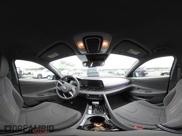 2025 Hyundai Elantra SEL Sport z VIN KMHLM4DJ5SU125112, wystawiony jako IAAI lot #42646718 z przebiegiem 31 821 mil mil oraz . Historia ofert i sprzedaży dostępna na DreamBid. Obrazek 19.