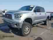 2008 Toyota Tundra с VIN 5TFDV541X8X049132, выставлен на аукционе IAAI как лот 42721204 с пробегом 138 265 миль миль и . История ставок и продаж доступна на DreamBid. Изображение 2.