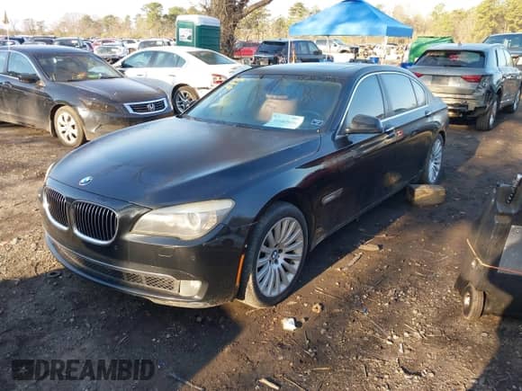 2011 BMW 7 Series 750Li z VIN WBAKB8C51BCY66913, wystawiony jako IAAI lot #41987656 z przebiegiem 113 843 mil mil oraz . Historia ofert i sprzedaży dostępna na DreamBid. Obrazek 2.