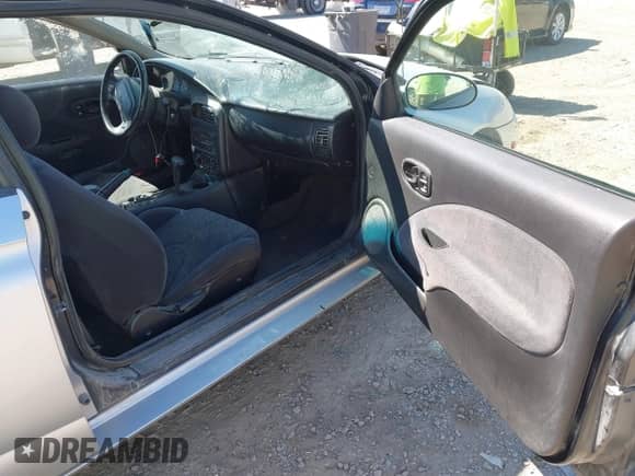 2002 Saturn SC with VIN 1G8ZY12722Z243236, listed as a IAAI auction lot 42464967 with 148,855 mi miles and . Bid and sale history available at DreamBid. Image 5.
