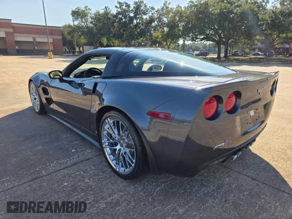 2009 Chevrolet Corvette ZR1 3ZR with VIN 1G1YR26R695800384, listed as a Copart auction lot 87475215 with 1,951 mi miles and Salvage title. Bid and sale history available at DreamBid. Image 3.
