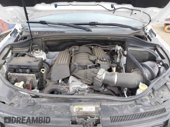 2015 Jeep Grand Cherokee SRT z VIN 1C4RJFDJ5FC190072, wystawiony jako IAAI lot #42980152 z przebiegiem 90 580 mil mil oraz . Historia ofert i sprzedaży dostępna na DreamBid. Obrazek 10.