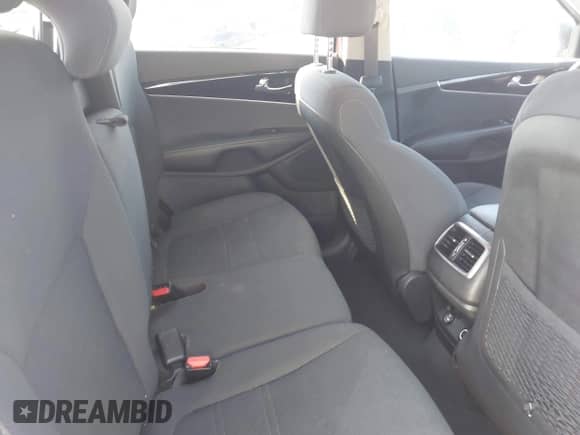 2019 Kia Sorento LX с VIN 5XYPG4A51KG596633, выставлен на аукционе IAAI как лот 42933413 с пробегом 44 187 миль миль и . История ставок и продаж доступна на DreamBid. Изображение 8.