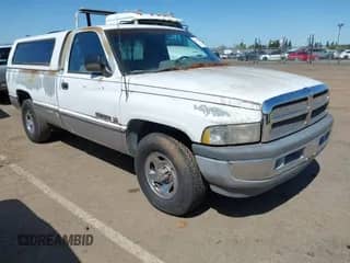 1994 Dodge 1500 с VIN 1B7HC16Z3RS695212, выставлен на аукционе IAAI как лот 41933872 с пробегом 131 443 миль миль и . История ставок и продаж доступна на DreamBid. Изображение 1.