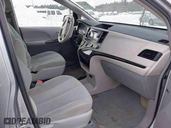 2012 Toyota Sienna с VIN 5TDKA3DC3CS010468, выставлен на аукционе IAAI как лот 41542523 с пробегом 56 055 миль миль и . История ставок и продаж доступна на DreamBid. Изображение 5.