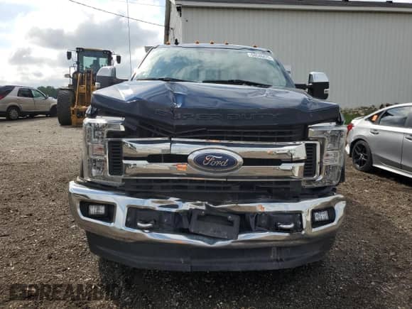 2019 Ford F-250 XL z VIN 1FT7W2B62KEF32656, wystawiony jako Copart lot #68546875 z przebiegiem 138 388 mil mil oraz Szkoda całkowita • Salvage title. Historia ofert i sprzedaży dostępna na DreamBid. Obrazek 5.