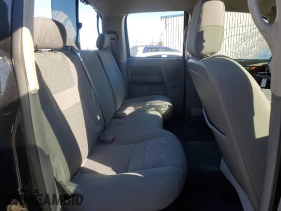 2006 Dodge 2500 SLT z VIN 1D7KS28D36J240321, wystawiony jako Copart lot #89006825 z przebiegiem 110 348 mil mil oraz Szkoda całkowita • Salvage title. Historia ofert i sprzedaży dostępna na DreamBid. Obrazek 10.