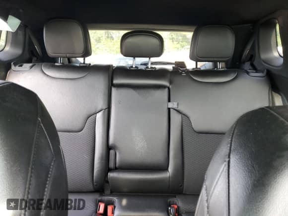 2022 Jeep Compass Latitude z VIN 3C4NJCBB0NT213768, wystawiony jako Copart lot #68212475 z przebiegiem 35 589 mil mil oraz Szkoda całkowita • Salvage title. Historia ofert i sprzedaży dostępna na DreamBid. Obrazek 10.