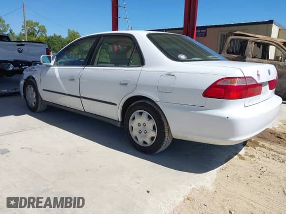 1999 Honda Accord LX z VIN 1HGCG5645XA074083, wystawiony jako IAAI lot #43447865 z przebiegiem 60 494 mil mil oraz . Historia ofert i sprzedaży dostępna na DreamBid. Obrazek 3.