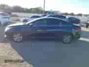 2013 Hyundai Sonata GLS z VIN 5NPEB4AC5DH681524, wystawiony jako IAAI lot #43471314 z przebiegiem 93 396 mil mil oraz . Historia ofert i sprzedaży dostępna na DreamBid. Obrazek 15.