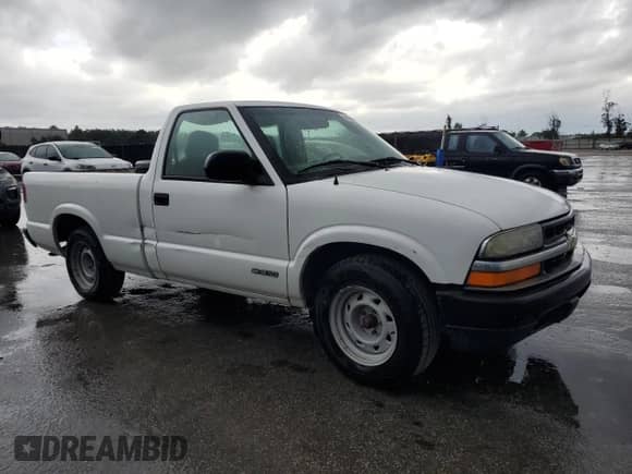 2000 Chevrolet S-10 with VIN 1GCCS1443YK181718, listed as a Copart auction lot 59185655 with 178,249 mi miles and Clean title. Bid and sale history available at DreamBid. Image 4.