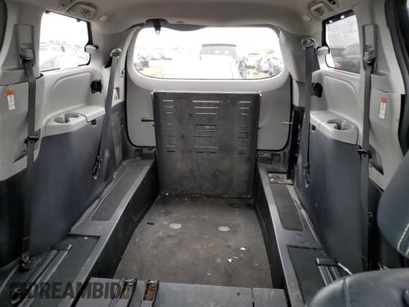 2019 Toyota Sienna SE with VIN 5TDXZ3DC1KS014970, listed as a Copart auction lot 55751445 with 168,028 mi miles and Salvage title. Bid and sale history available at DreamBid. Image 10.