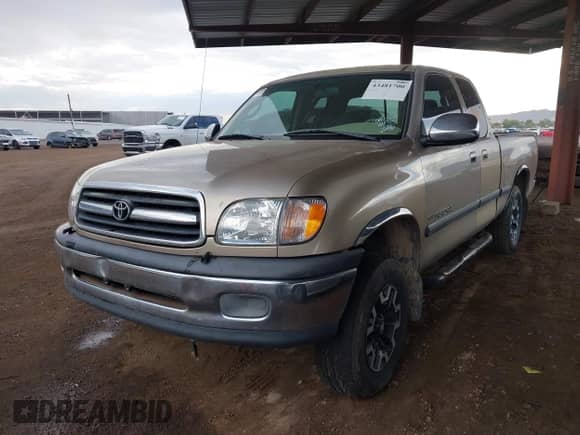 2002 Toyota Tundra SR5 с VIN 5TBRN34122S313900, выставлен на аукционе IAAI как лот 43481700 с пробегом 314 396 миль миль и . История ставок и продаж доступна на DreamBid. Изображение 2.