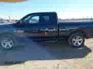 2013 Ram 1500 Tradesman z VIN 1C6RR7FT6DS645891, wystawiony jako IAAI lot #41633549 z przebiegiem 100 200 mil mil oraz . Historia ofert i sprzedaży dostępna na DreamBid. Obrazek 14.