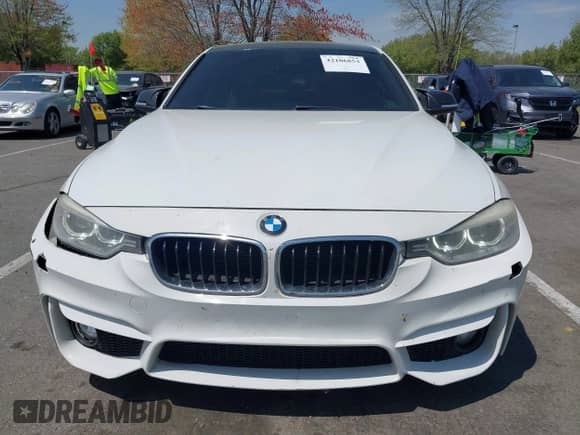 2012 BMW 3 Series 335i с VIN WBA3A9G54CNN67686, выставлен на аукционе IAAI как лот 42106853 с пробегом 141 368 миль миль и . История ставок и продаж доступна на DreamBid. Изображение 12.