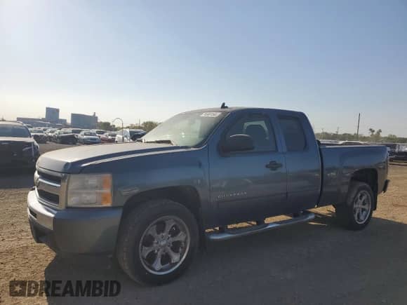 2010 Chevrolet Silverado 1500 LS z VIN 1GCSCREA0AZ258926, wystawiony jako Copart lot #74580154 z przebiegiem 206 925 mil mil oraz Nie do naprawy • Non repairable. Historia ofert i sprzedaży dostępna na DreamBid. Obrazek 1.