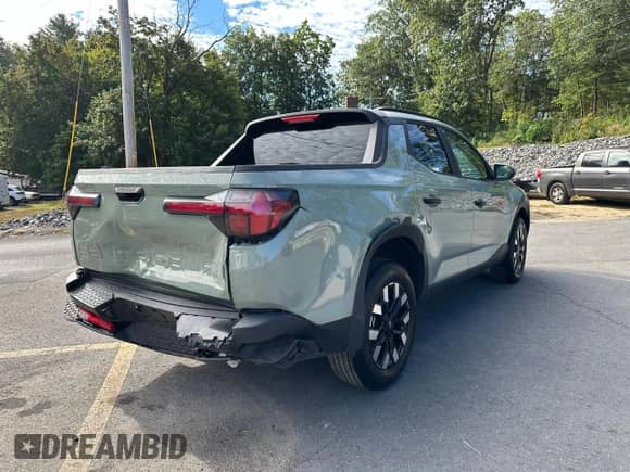 2025 Hyundai Santa Cruz SEL с VIN 5NTJB4DE2SH139128, выставлен на аукционе Copart как лот 71401795 с пробегом 9 143 миль миль и На запчасти • Non repairable. История ставок и продаж доступна на DreamBid. Изображение 3.