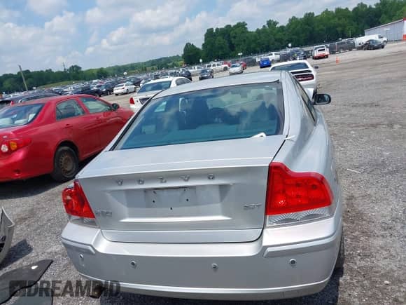 2009 Volvo S60 2.5T with VIN YV1RS592592731635, listed as a IAAI auction lot 42377779 with 146,432 mi miles and . Bid and sale history available at DreamBid. Image 17.