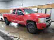 2007 Chevrolet Silverado 1500 with VIN 2GCFK19Y671703720, listed as a Copart auction lot 84562745 with 220,005 mi miles and Clean title. Bid and sale history available at DreamBid. Image 4.