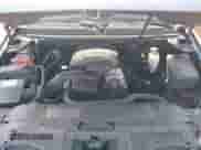 2009 Chevrolet Suburban 2LT z VIN 1GNFK263X9R140736, wystawiony jako IAAI lot #42790273 z przebiegiem 166 631 mil mil oraz . Historia ofert i sprzedaży dostępna na DreamBid. Obrazek 10.