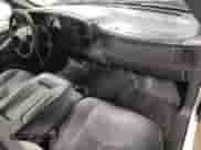 2006 GMC Sierra 1500 Work Truck z VIN 3GTEC14X96G231185, wystawiony jako Copart lot #88066325 z przebiegiem 110 120 mil mil oraz Szkoda całkowita • Salvage title. Historia ofert i sprzedaży dostępna na DreamBid. Obrazek 8.