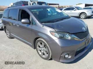 2013 Toyota Sienna SE with VIN 5TDXK3DC2DS352630, listed as a IAAI auction lot 42734475 with 134,467 mi miles and . Bid and sale history available at DreamBid. Image 1.