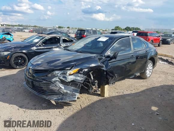 2019 Toyota Camry SE z VIN 4T1B11HK4KU167017, wystawiony jako IAAI lot #43389705 z przebiegiem 106 141 mil mil oraz . Historia ofert i sprzedaży dostępna na DreamBid. Obrazek 2.